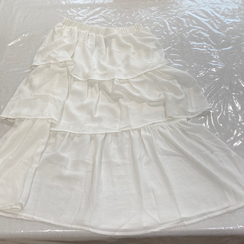 White maxi skirt
